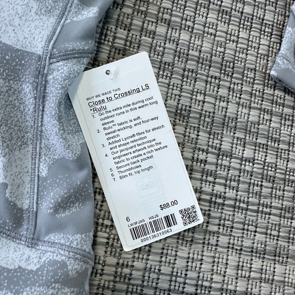 Lululemon close to crossing long sleeve *rulu size 6 - Picture 9 of 12